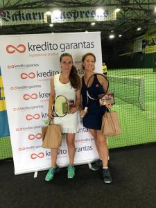 Turnyro "Kredito Garantas Cup 2017" II vietos moterų dvejetų laimėtojos
